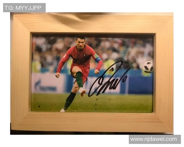 获取足球明星签名的实用技巧与最佳时机分享