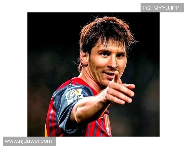 中场足球明星的辉煌历程与传奇故事揭秘