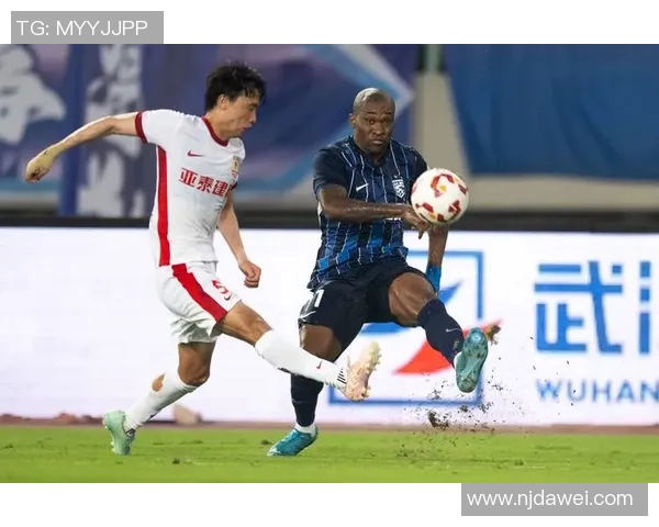 武汉足球队灵活性探讨：如何在竞争中保持优势与创新