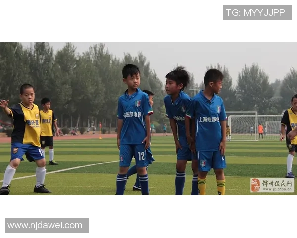 男童足球明星球衣热销让孩子们在绿茵场上尽显风采与激情 男童足球明星球衣热销让孩子们在绿茵场上尽显风采与激情